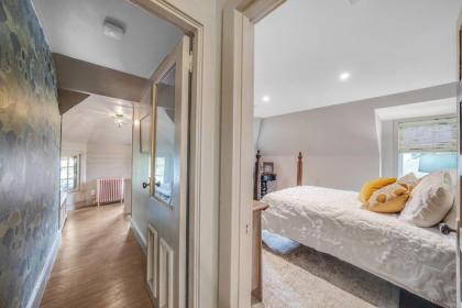 Luxury Loft in Historic Carriage House - image 5
