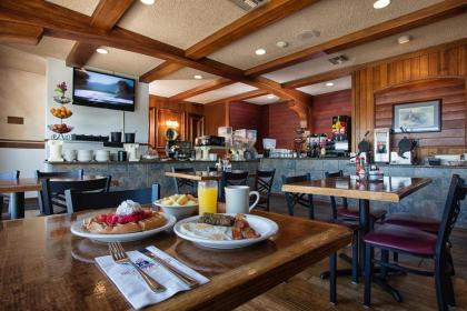 Clover Island Inn - image 11
