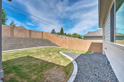 Modern Kennewick Home Near Golfing and Wineries - image 3