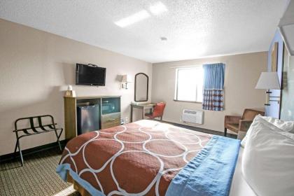 Super 8 by Wyndham Kenosha/Pleasant Prairie - image 13