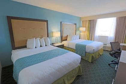 Wyndham Garden Kenosha - image 9