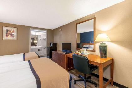 Rodeway Inn & Suites I-94 Kenosha - image 13