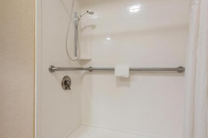 Hampton Inn Kent/Akron Area - image 15