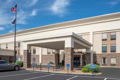 Hampton Inn Kent/Akron Area - image 2
