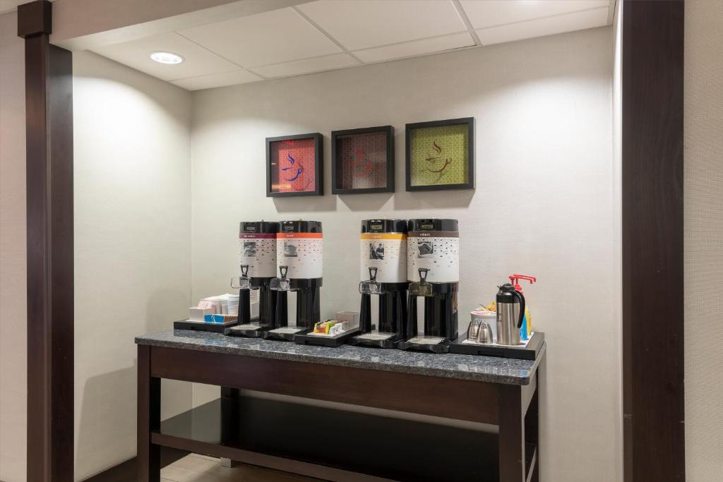 Hampton Inn Kent/Akron Area - image 6