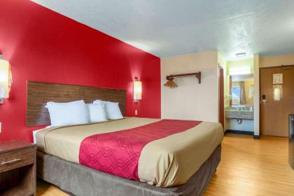 Econo Lodge Kent - image 5