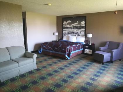 Super 8 by Wyndham Keokuk - image 15