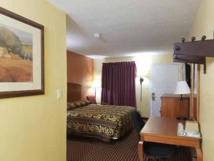 Budget Inn - Keokuk - image 9