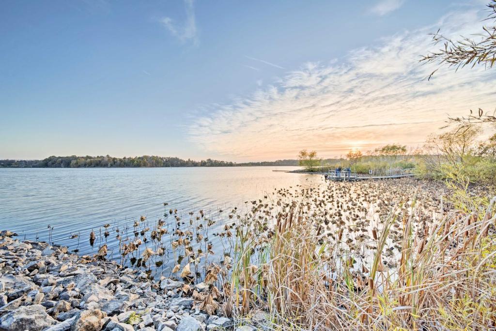Spacious Apt with Fire Pit and Lake Sugema Views! - image 6
