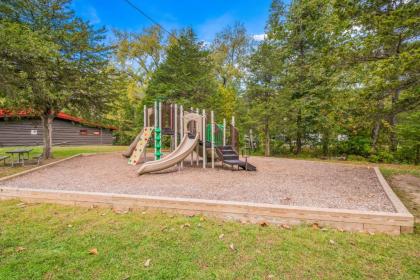 Rondout Valley Camping Resort Deluxe Park Model 3 - image 8