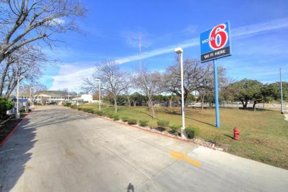 motel 6 Kerrville tX