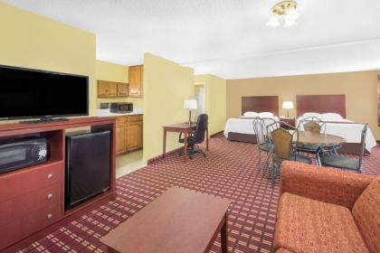 Super 8 by Wyndham Kerrville TX - image 15