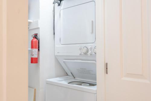 Horizon Four Condo with access to community pool and hot tub walk to lifts - image 5