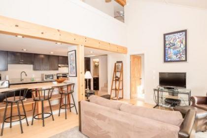 Crestview Condominiums Walk to Lifts and Town