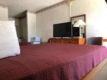 Kewanee Motor Lodge - image 10
