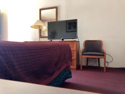 Kewanee Motor Lodge - image 5