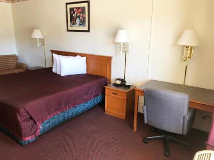 Kewanee Motor Lodge - image 8