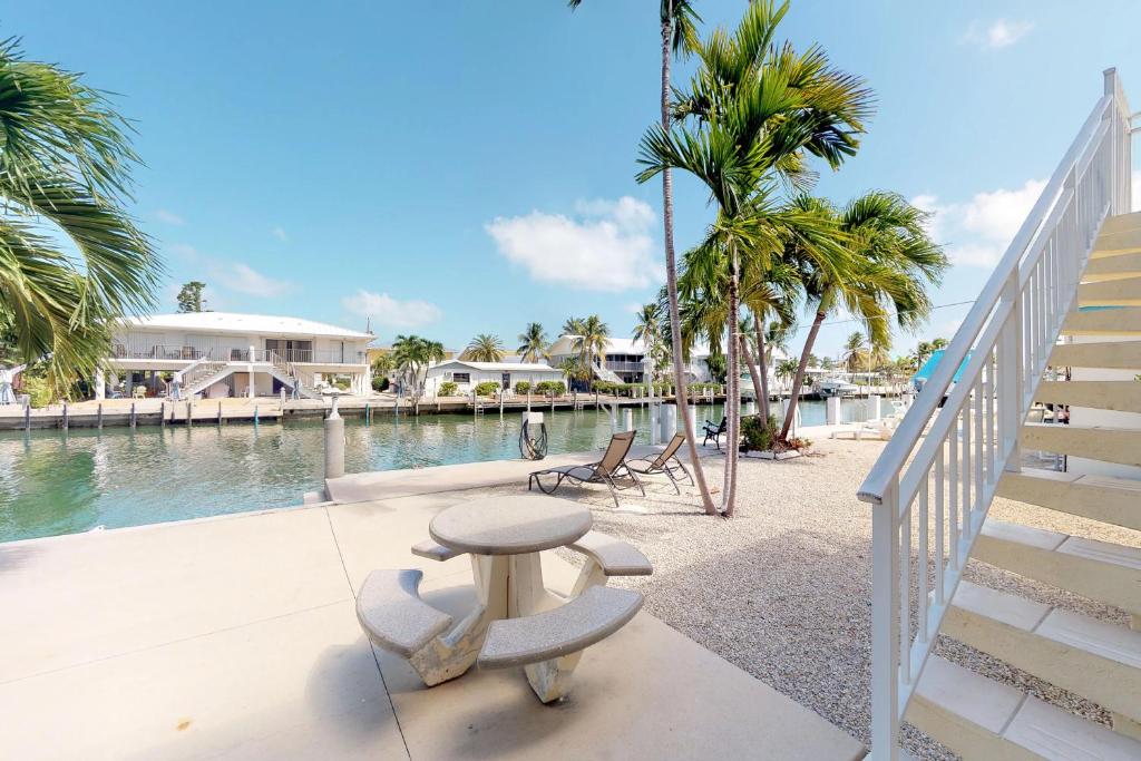 Dream in the Keys - image 5
