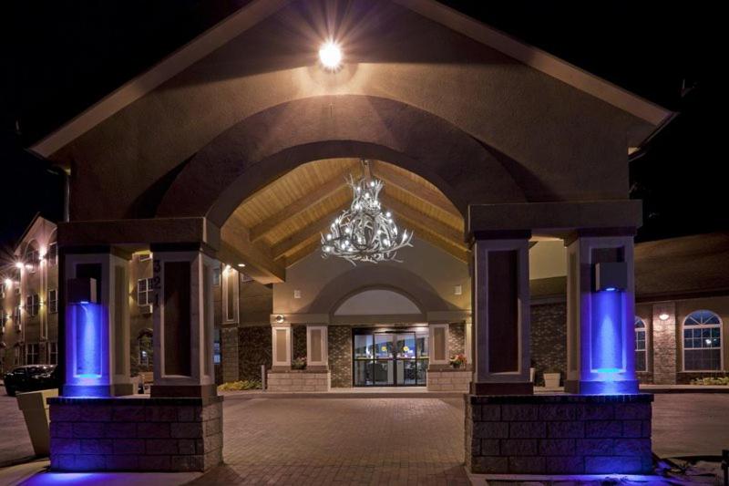 Holiday Inn Express & Suites Keystone an IHG Hotel - image 6