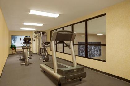 Rushmore Express & Suites - image 7