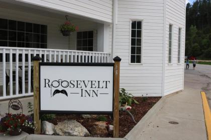 Roosevelt Inn Mount Rushmore - image 15