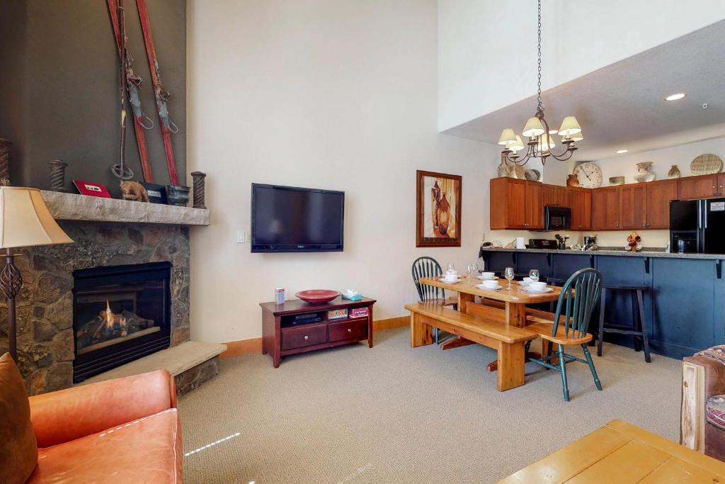 Red Hawk Townhomes 2337 - main image