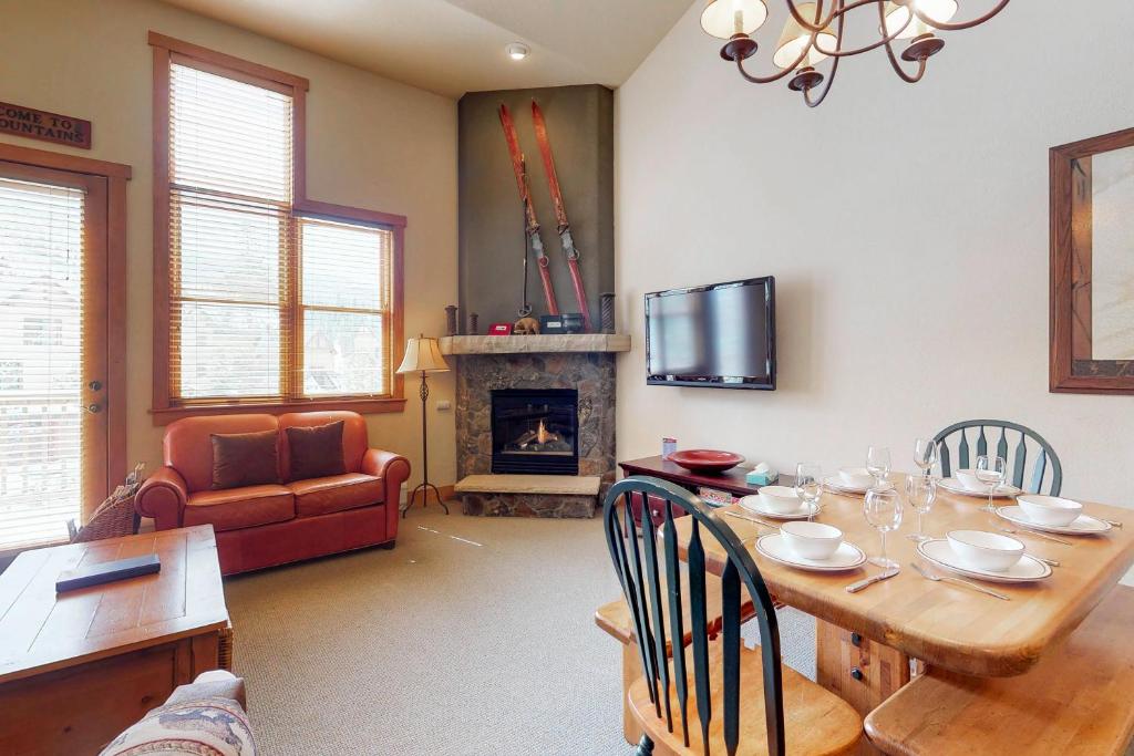 Red Hawk Townhomes 2337 - image 5