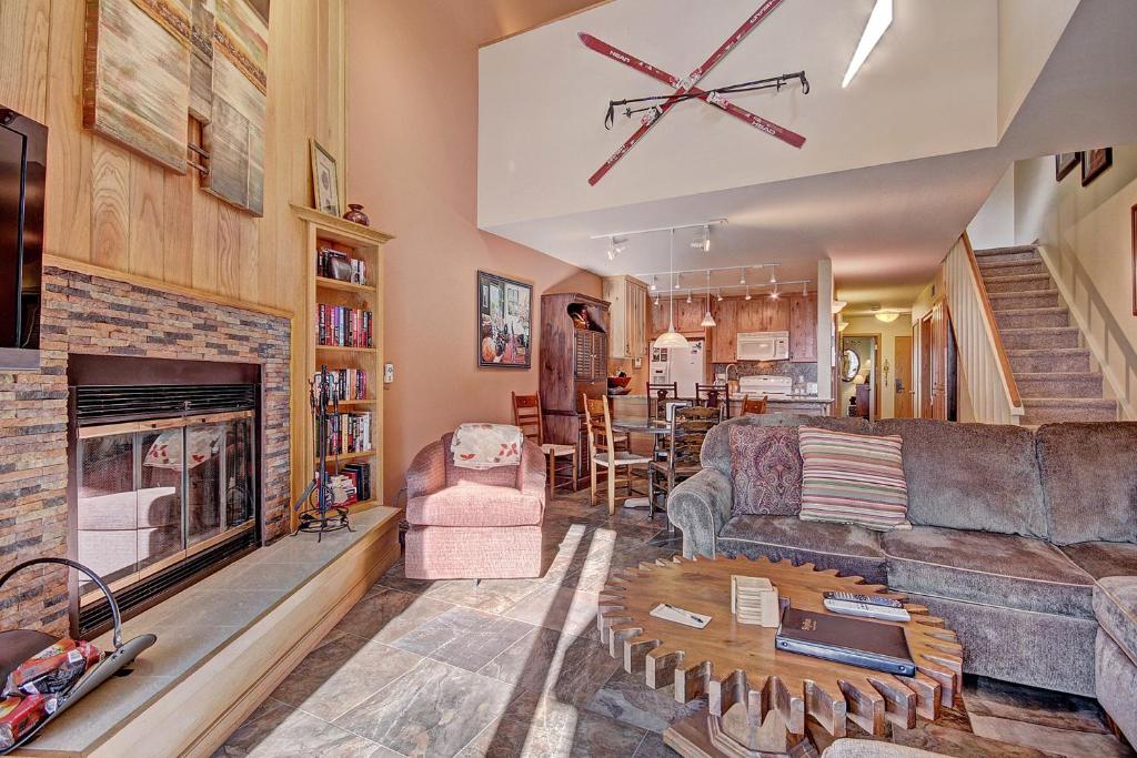 Sr413 Ski Run Condo - main image