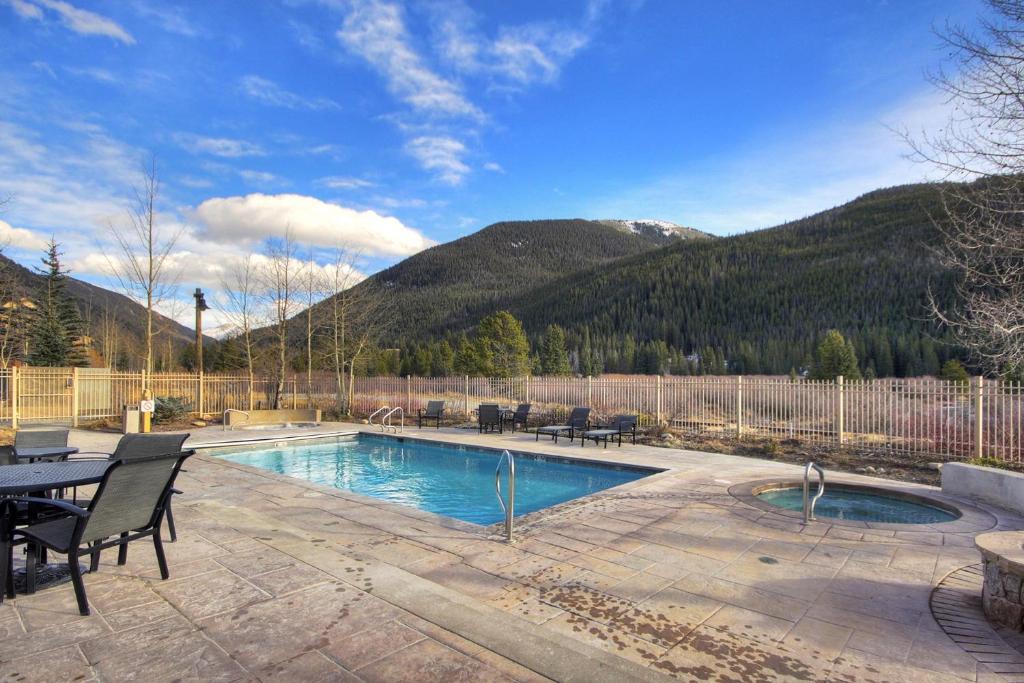 2317 Red Hawk Lodge Condo - main image