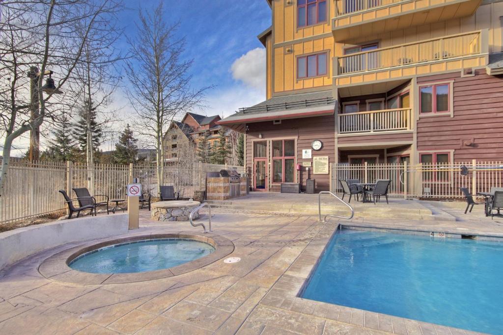2317 Red Hawk Lodge Condo - image 2