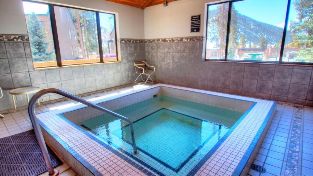 1633 Quicksilver Condo - image 5