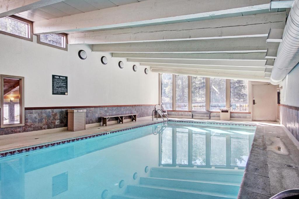 2964 Key Condo - image 4