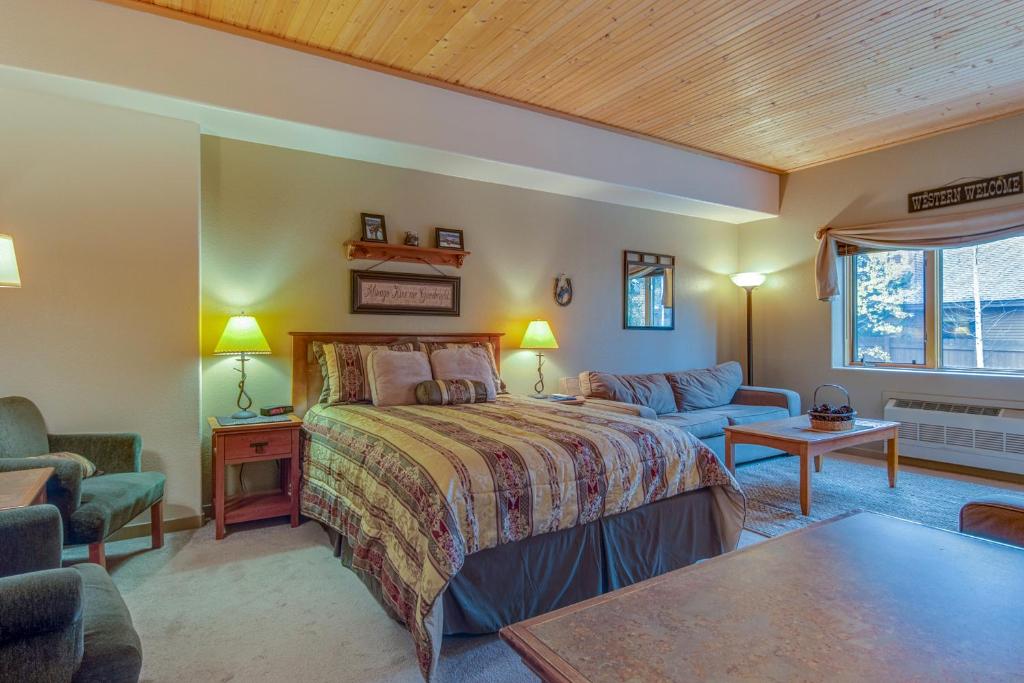 Gateway Studio Getaway - main image