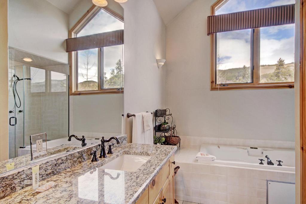 2985 Ironwood Townhomes - image 3