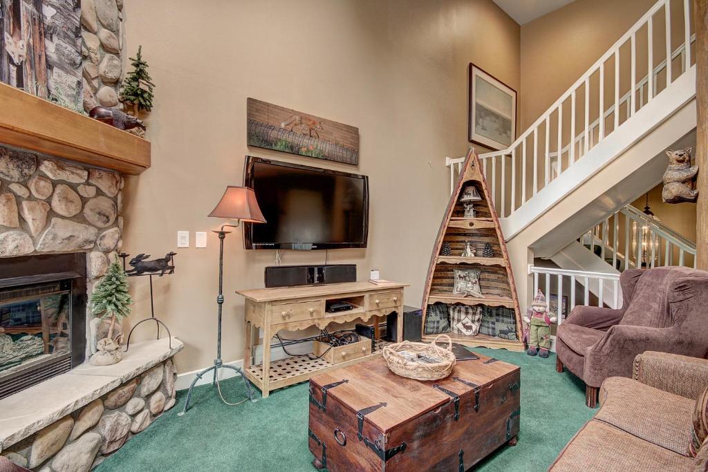 1975 Starfire Townhomes - image 2