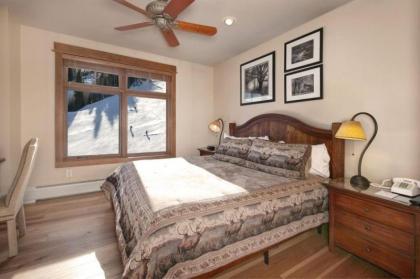 River Run Village 2 Bed Condo at Lone Eagle Lodge Ski-in Ski-out - image 3