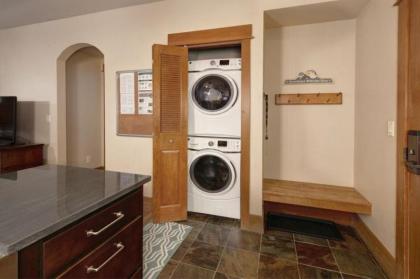 River Run Village 2 Bed Condo at Lone Eagle Lodge Ski-in Ski-out - image 4