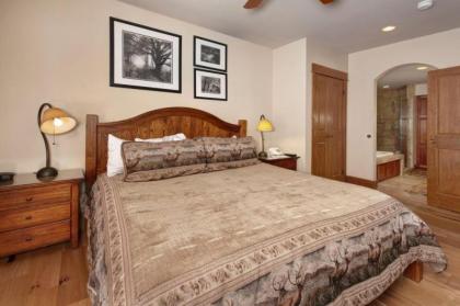 River Run Village 2 Bed Condo at Lone Eagle Lodge Ski-in Ski-out - image 5