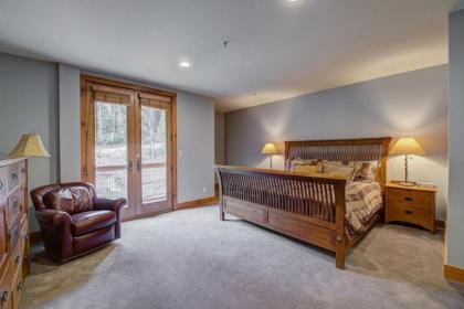 The Timbers on River Run 3 Bed Ski-in Ski-out Condo-Hot Tub Sauna Heated Pool! - image 3