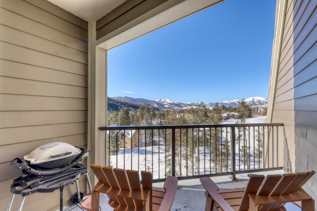 Pines Condominiums - main image