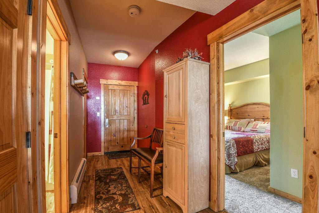 Tenderfoot Lodge 2673 - image 4