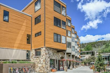 EWJP Edgewater Studio 1 Bath Lakeside Keystone