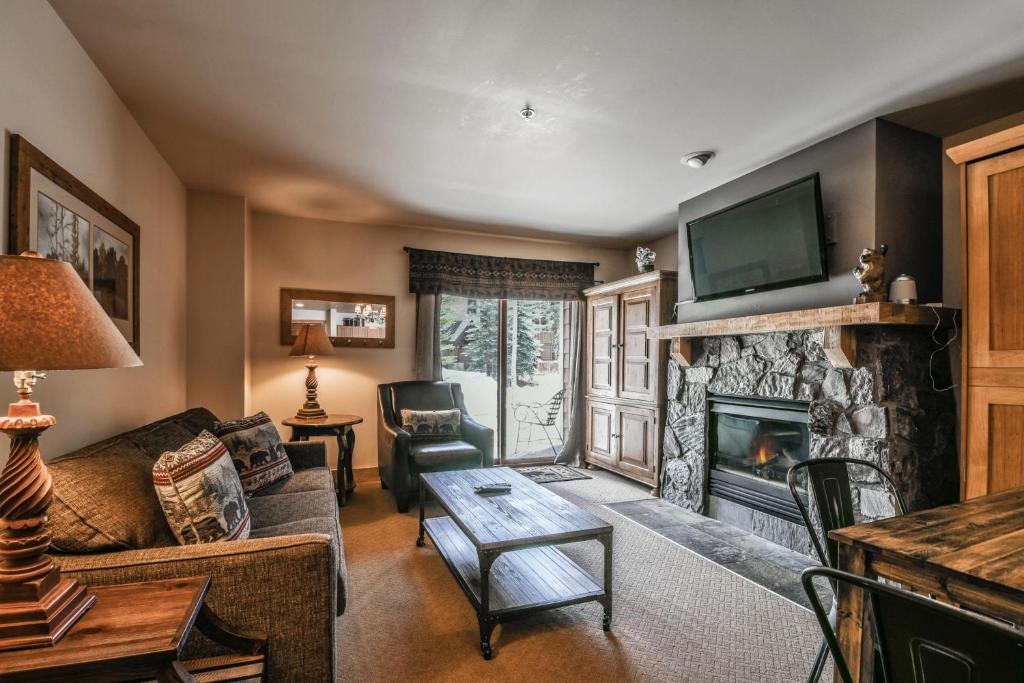 Red Hawk Lodge 2222 - main image