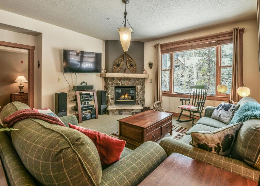 Red Hawk Townhomes 2333 - main image