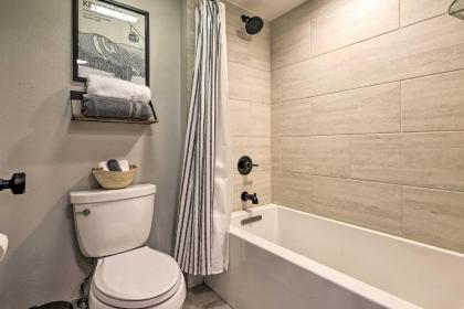 Unique Condo with Hot Tub and Pool 2Mi to Keystone Ski - image 14
