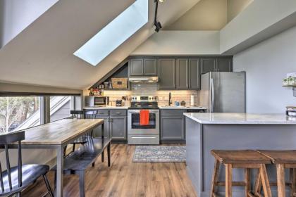 Unique Condo with Hot Tub and Pool 2Mi to Keystone Ski - image 5