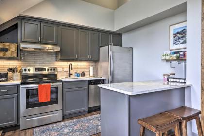 Unique Condo with Hot Tub and Pool 2Mi to Keystone Ski - image 6
