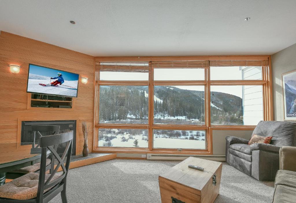 River Bank Lodge 2918 - main image