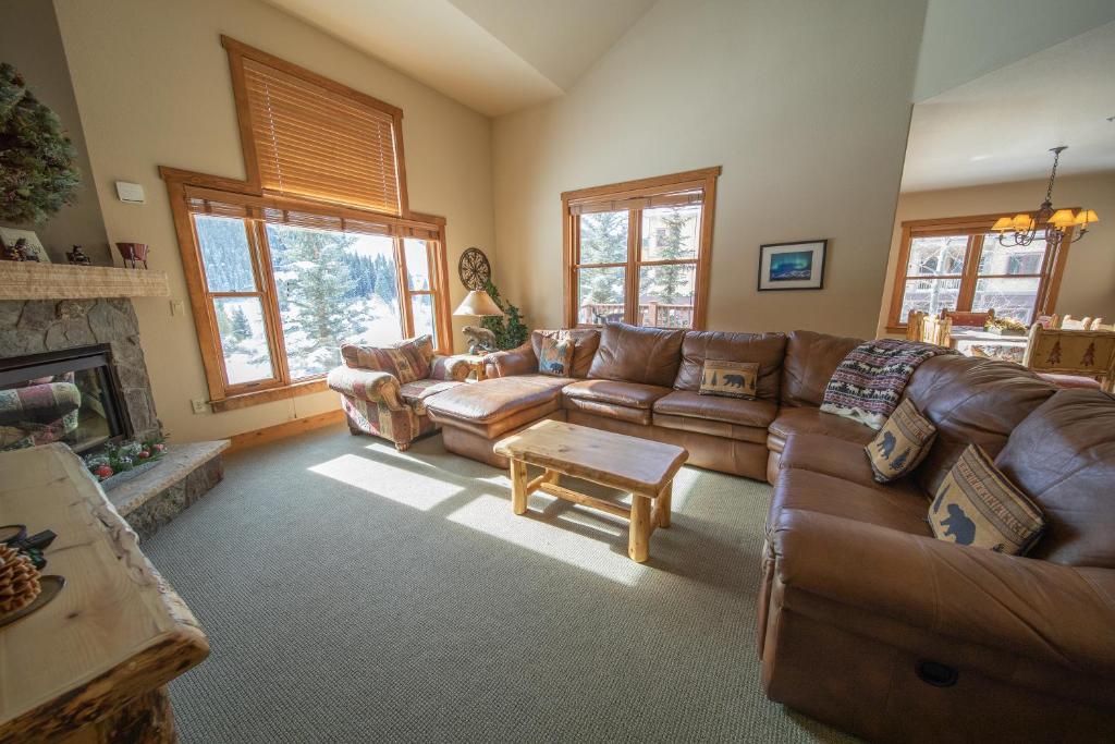 Red Hawk Townhomes 2342 - main image