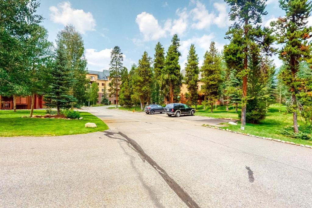 Red Hawk Townhome 2345 - image 4